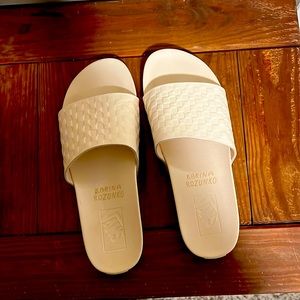 Vans Karina Rozunko cream slides